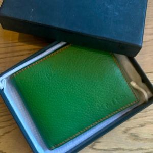 Paul Smith Genuine Leather Wallet. Green with Red Stitches. NIB & Dust bag.